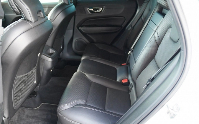 Volvo XC 60 cena 134699 przebieg: 138791, rok produkcji 2019 z Otmuchów małe 596